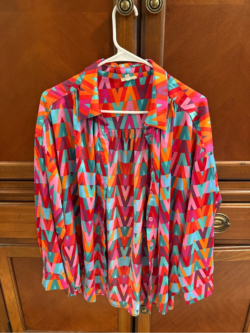 JODIFL Bright Multicolor Geometric Chevron Button-Down Shirt